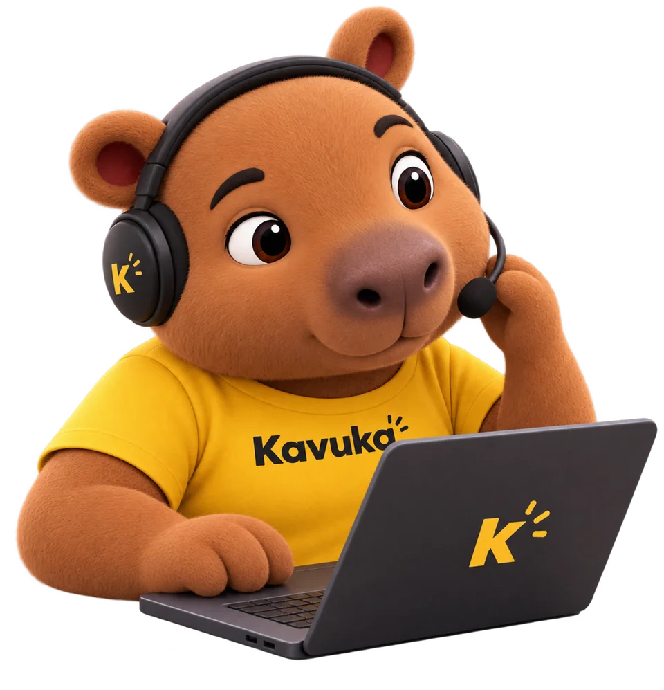 Kátia, a mascote capivara do Kavuka, com headset e notebook